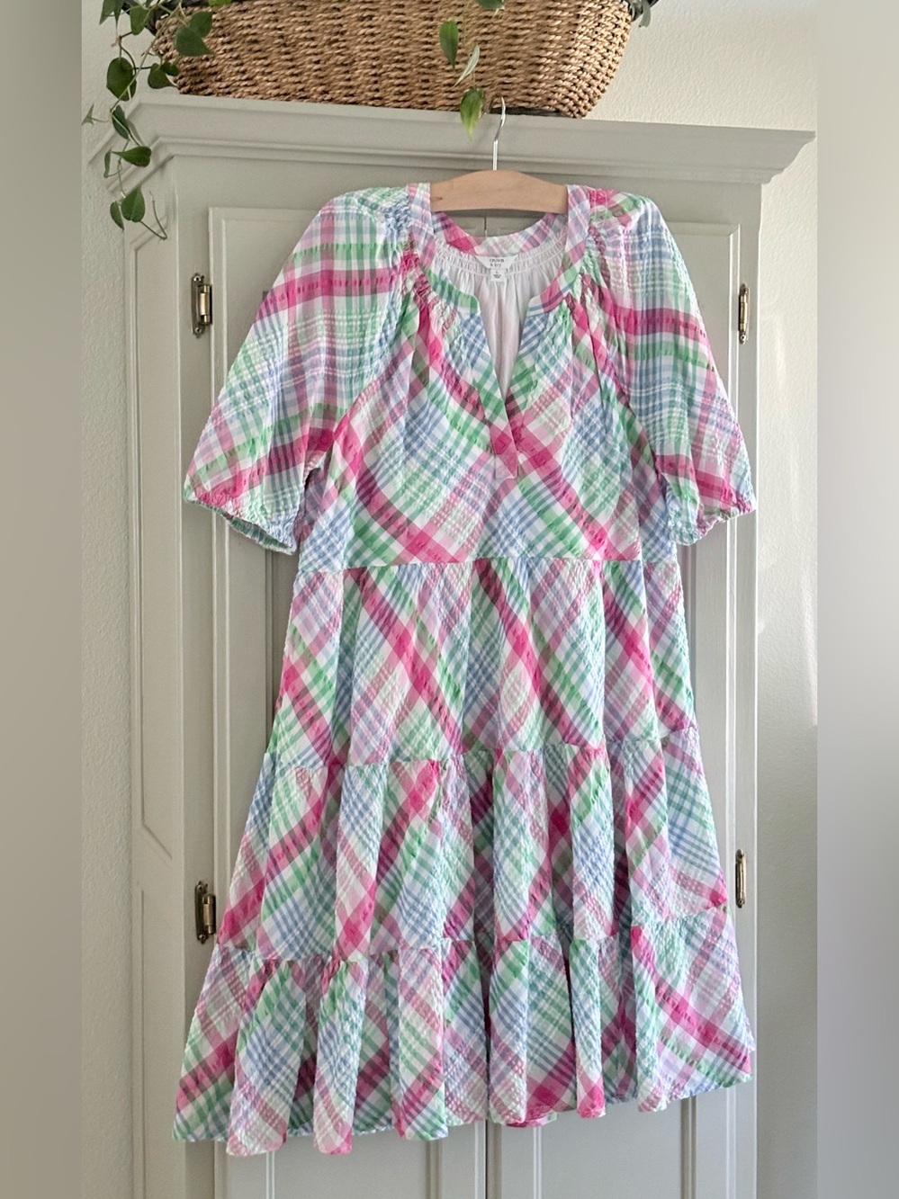 Crown & Ivy Tiered Skirt Seersucker Cotton Split Neck Puff Sleeve Dress | Size L - Picture 2 of 8